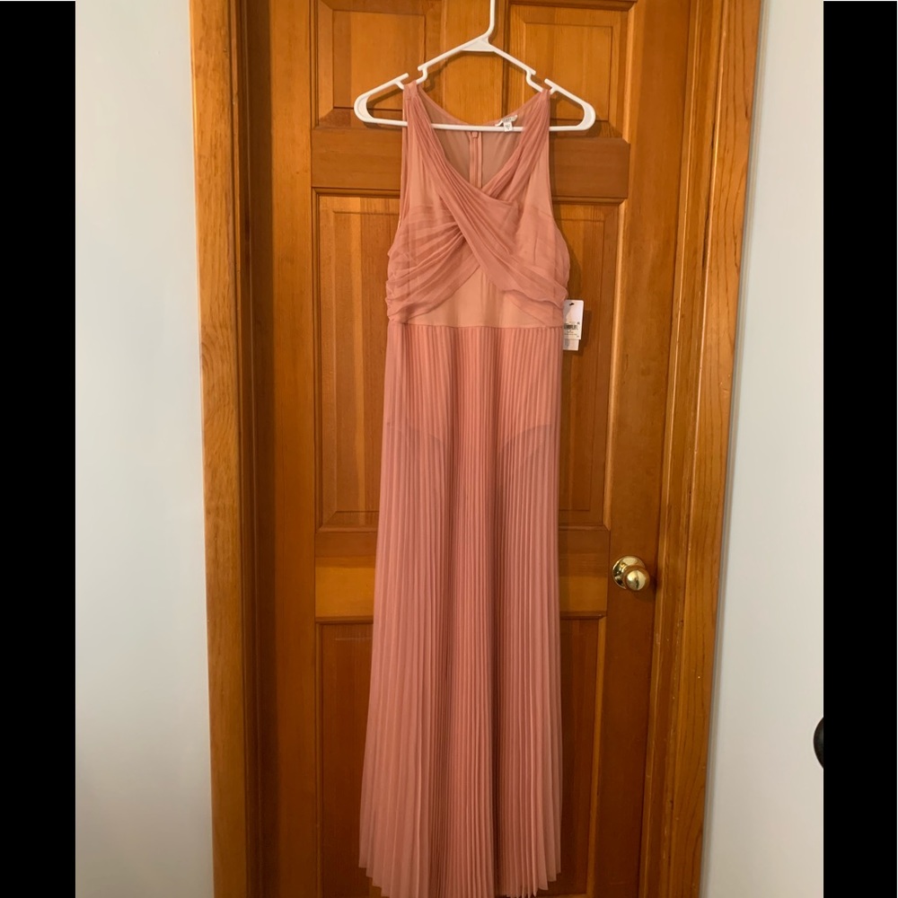 *NWT* Guess Paulina Dress